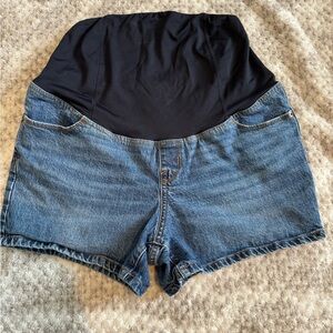 Maternity shorts